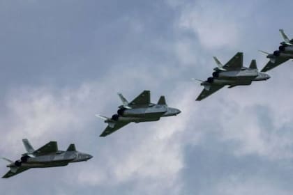 China mostró sus aviones de combate furtivos J-20 en una exhibición aérea este año