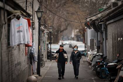 China ordena a los bancos aumentar préstamos y uso de tarjetas de crédito para incentivar el gasto