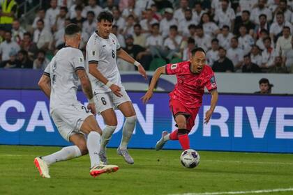 China queda fuera del Mundial otra vez; Uzbekistán y Jordania clasifican por 1ra vez