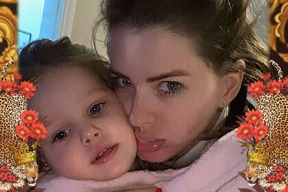 China Suárez y su hija Magnolia