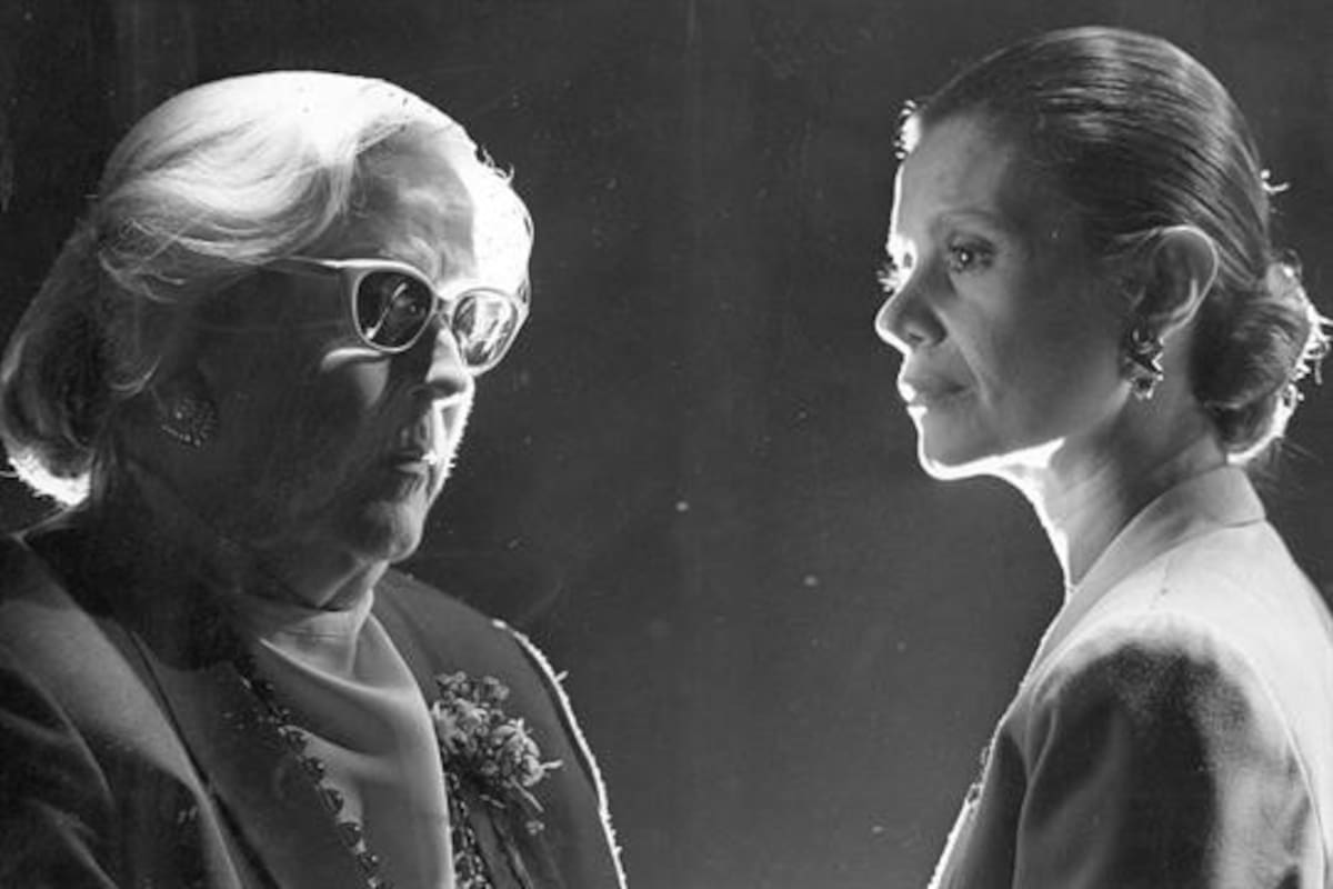 China Zorrilla (Victoria) y Luisina Brando (Eva), uno de los primeros repartos de una pieza teatral emblemática