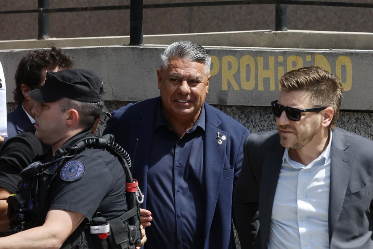 Chiqui Tapia, en su ingreso a los Tribunales