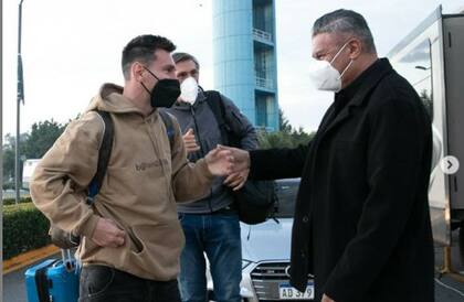 Chiqui Tapia se manifestó por Twitter al enterarse sobre el caso positivo de Covid en Lionel Messi.
