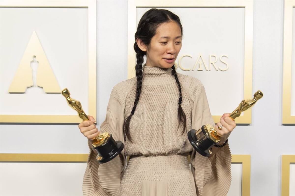 Chloé Zhao se convirtió en la segunda mujer cineasta en obtener el Oscar a la mejor dirección por Nomadland