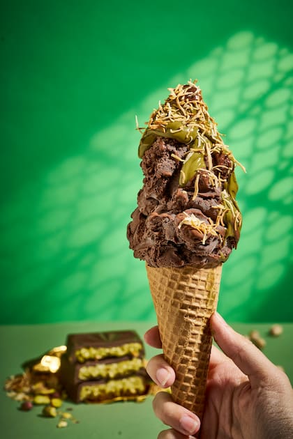 Choco Dubai, uno de los nuevos sabores de Freddo, se disfruta incluso más en cucurucho