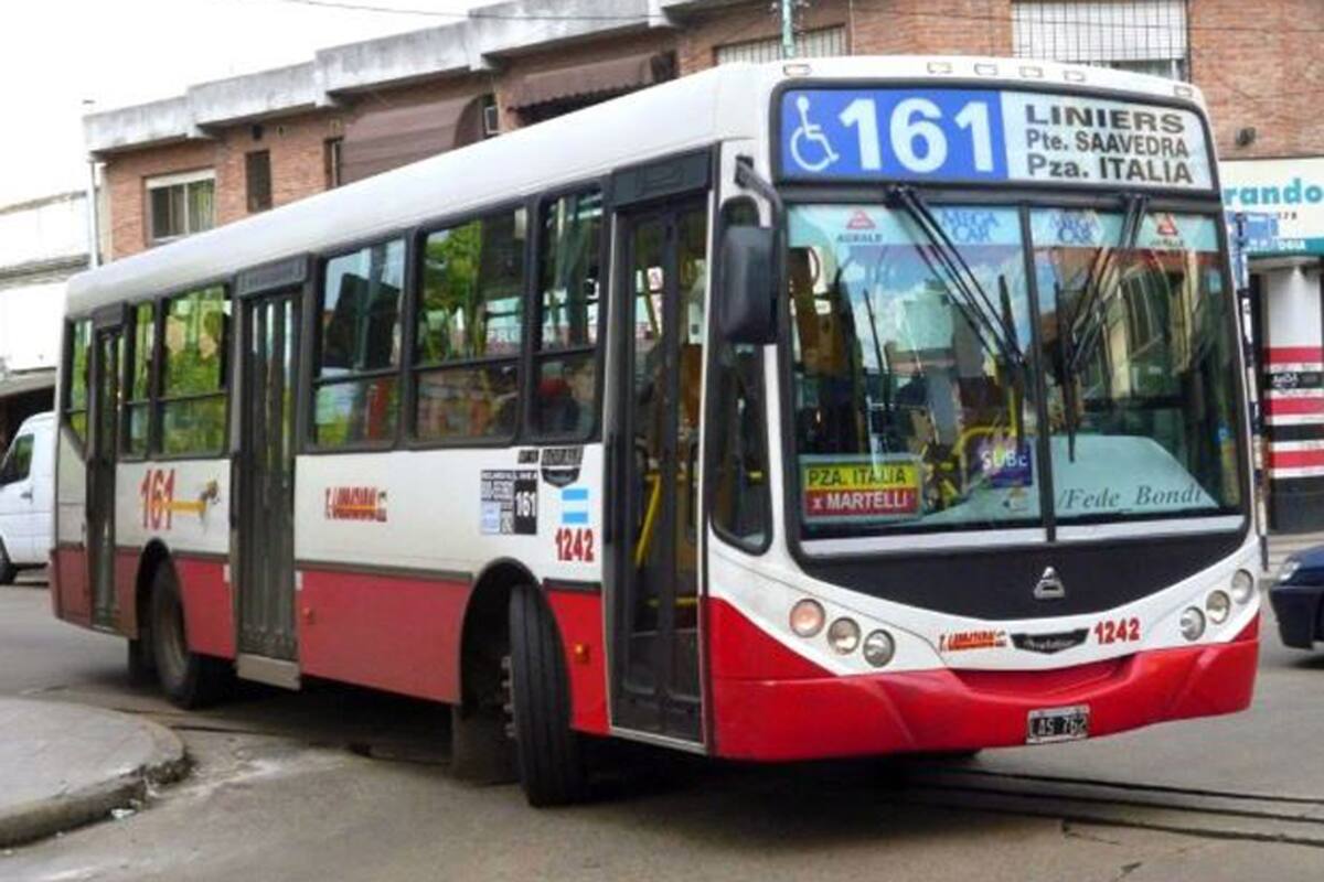 Choferes de la línea 161 se solidarizaron con un compañero baleado y anunciaron un paro para el día de hoy