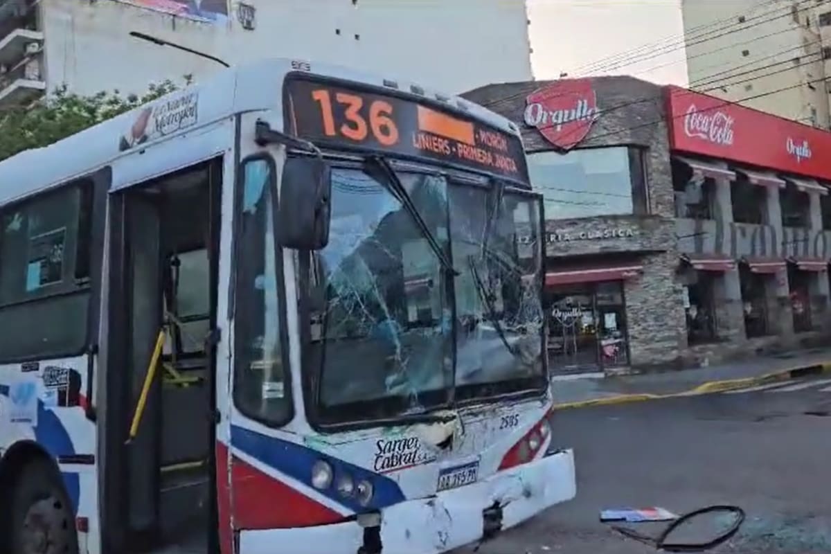 Choque de colectivos en Caballito