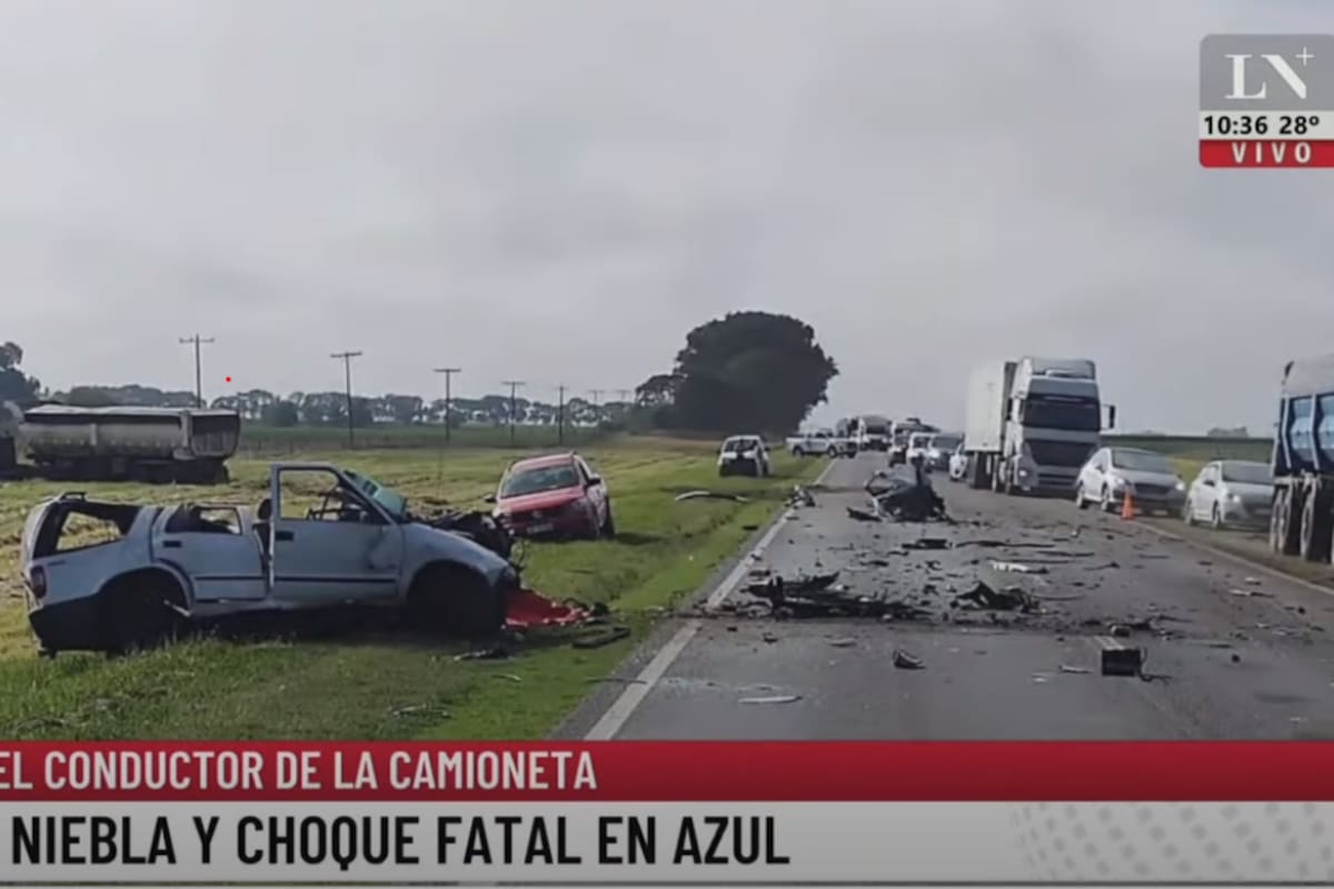 Choque de frente entre una camioneta y un camión en la ruta 266 en Azul.