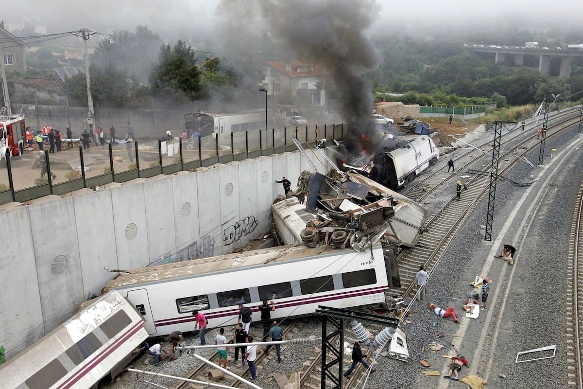 Choque de trenes en España: imágenes y videos de la tragedia.
