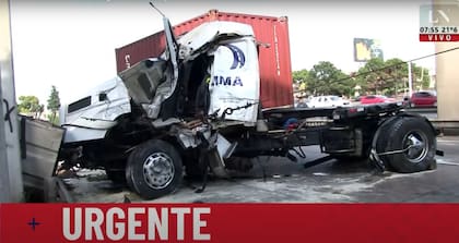 Choque de un camión en la General Paz