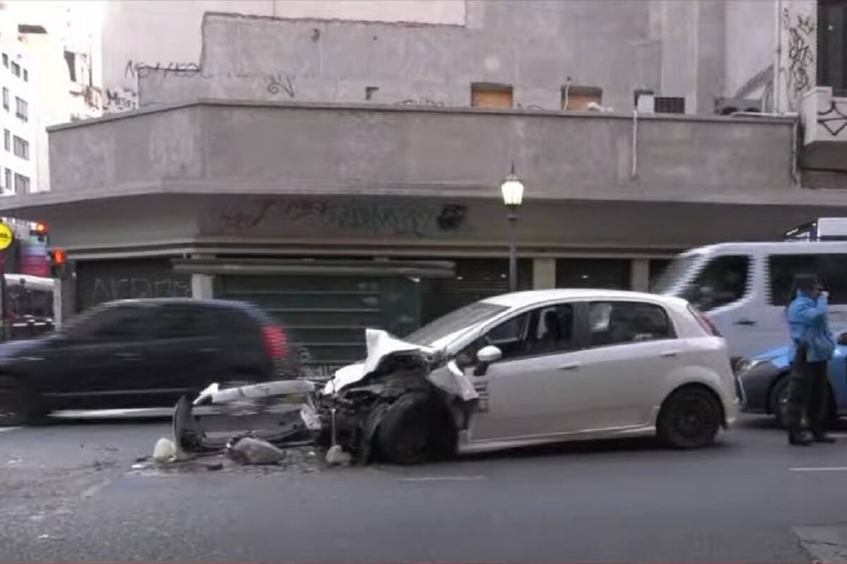 Choque en Corrientes y Callao
