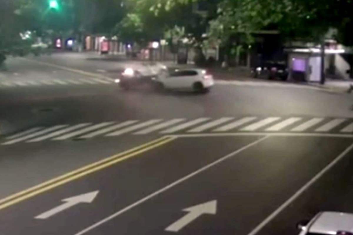 Choque entre dos autos en Recoleta