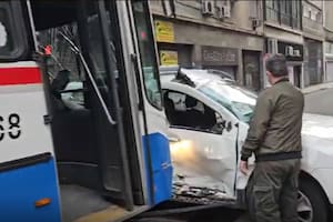 Choque entre un colectivo y una camioneta deja como saldo 13 heridos