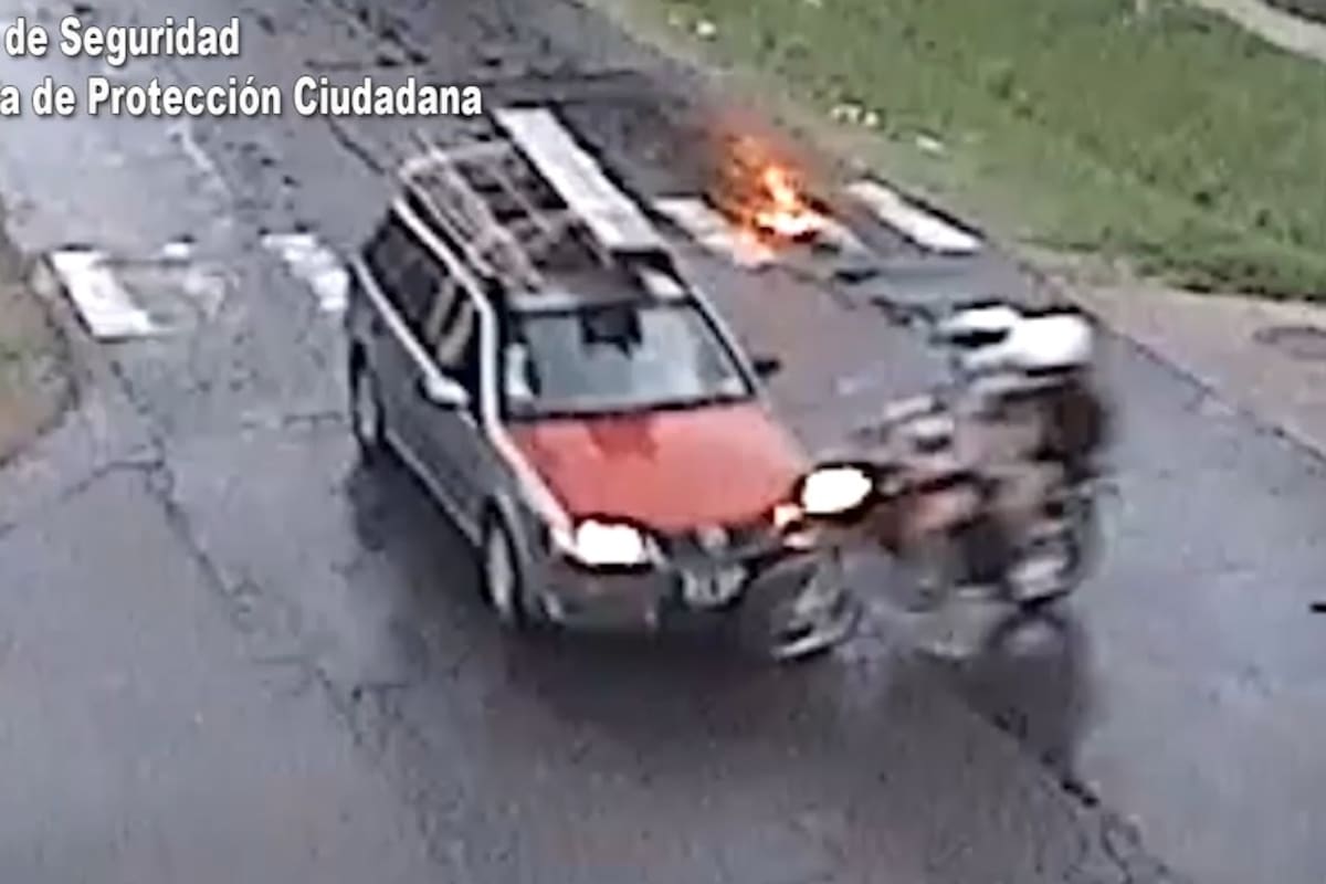 Choque entre una moto y un auto en Tigre
