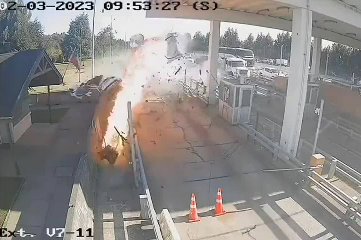 Choque fatal contra una cabina de peaje