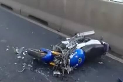 Choque fatal entre un auto y una moto en la autopista Buenos Aires - La Plata