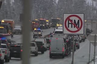 Choque múltiple con 70 vehículos envía ocho personas al hospital en Colorado