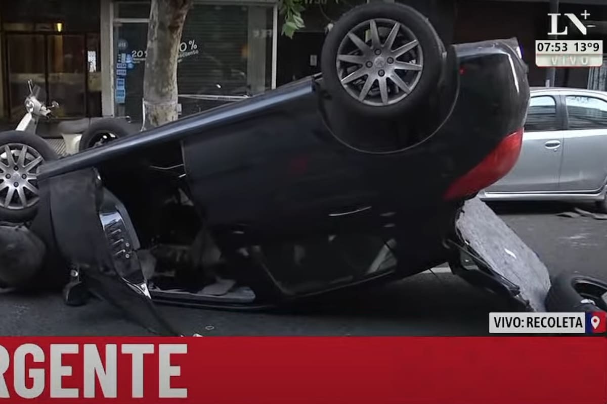 Choque y vuelco en Recoleta