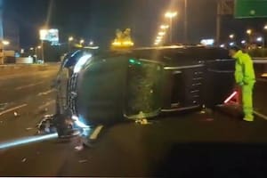 Choque y vuelco en la autopista Panamericana altura San Lorenzo, mano al norte