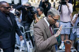 Chris Brown se declara no culpable de agresión en Londres