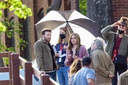 Chris Evans y Ana de Armas se hicieron muy amigos