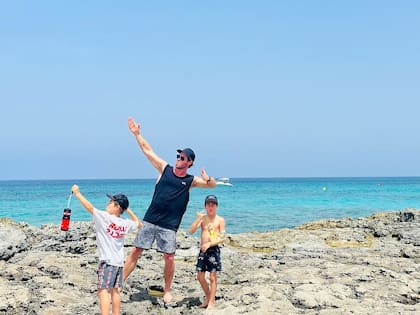 Los hijos de Chris Hemsworth, también de vacaciones en España