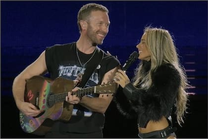 Chris Martin cantó dos temas junto a Tini en Tecnópolis