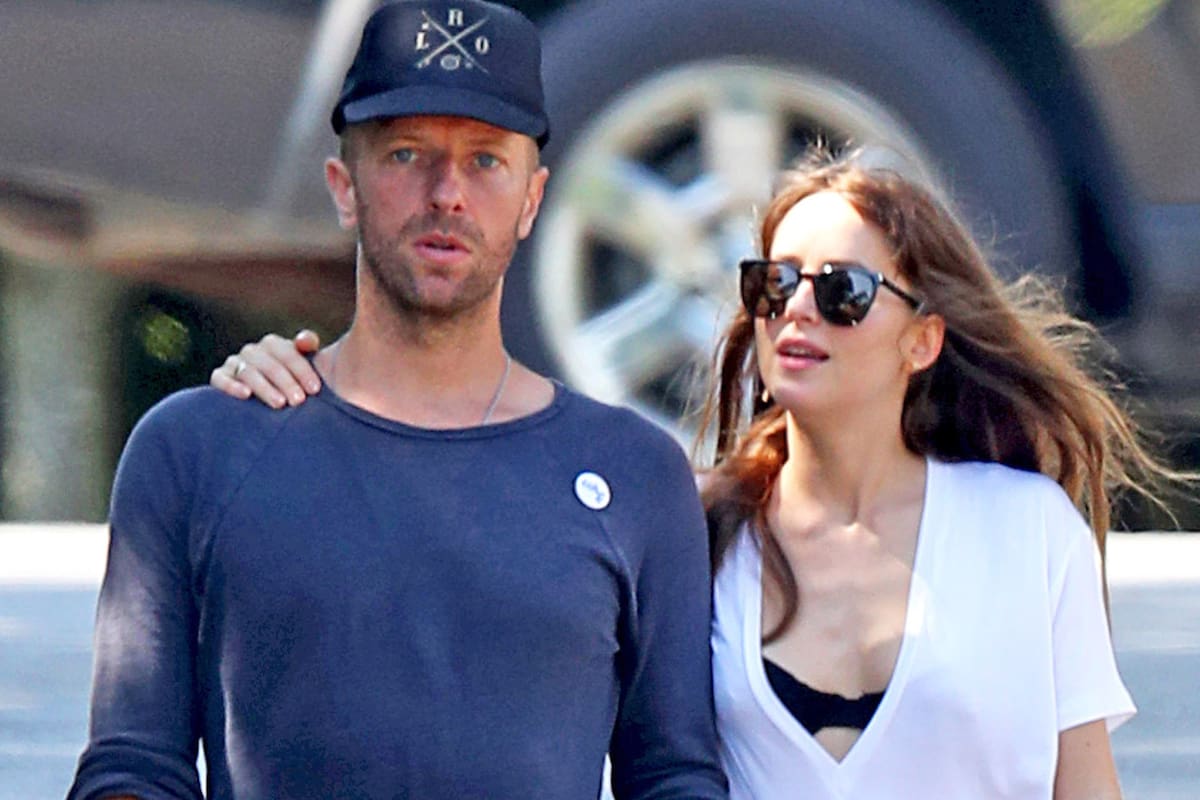 Chris Martin se comprometió con su Dakota Johnson, tras seis años de relación