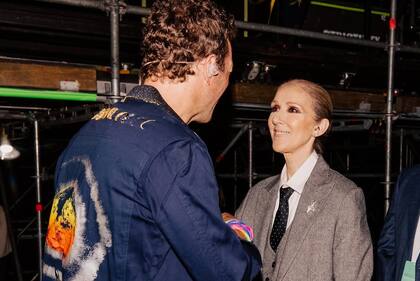 Chris Martin y Celine Dion, en el backstage del show de Coldplay