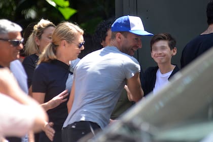 Chris Martin y Dakota Johnson, al momento de abandonar el restaurante Chuí