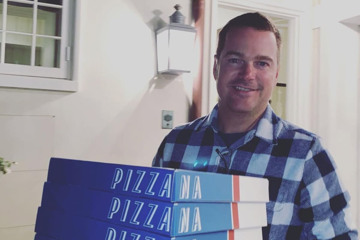 Chris O'Donnell fue una estrella del cine entre los noventa con papeles en Perfume de mujer, Batman y Robin y Los tres mosqueteros (Foto: Instagram @chrisodonnell)