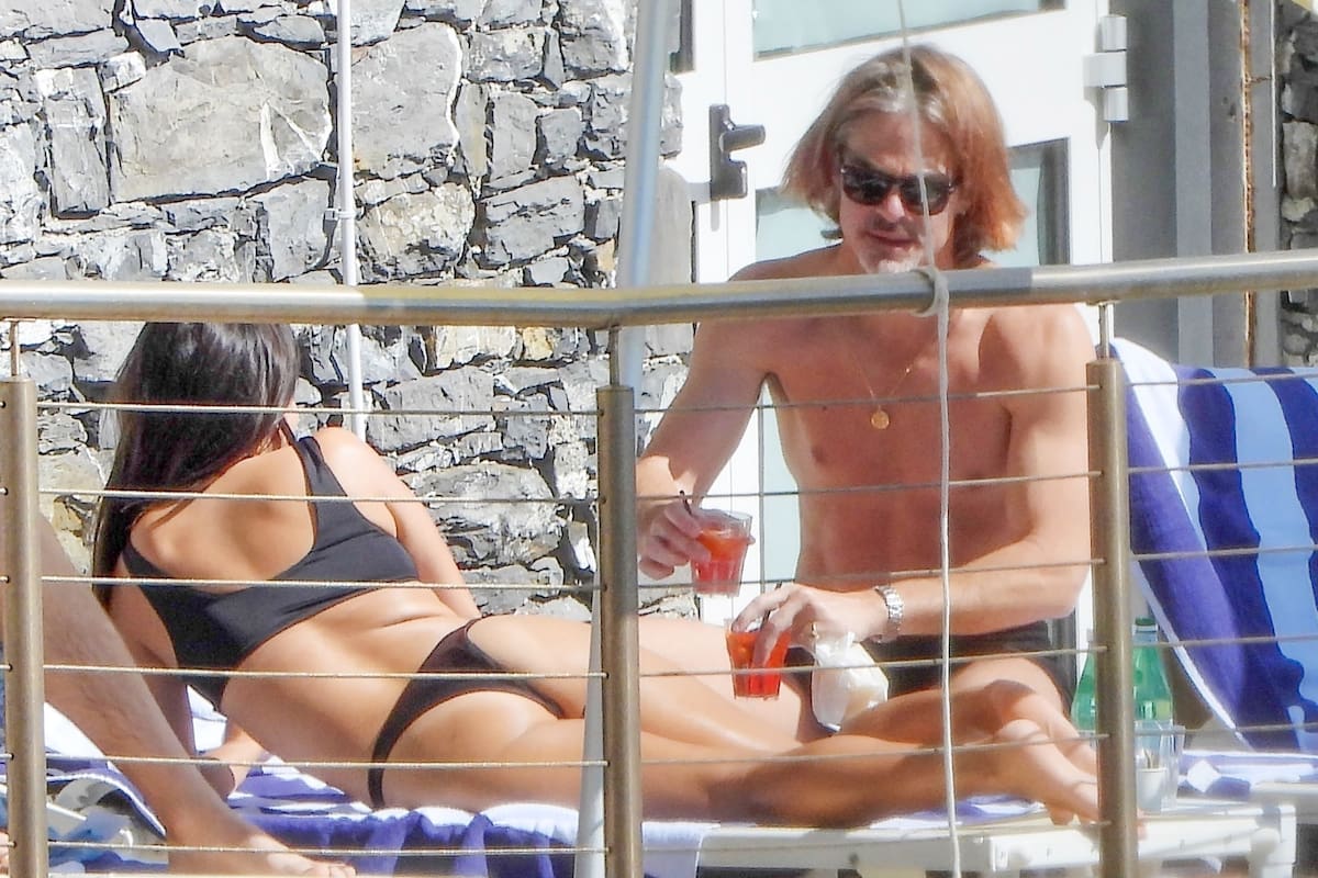 Chris Pine se tomó unos días y se paseó con su nueva y joven novia por las costas italianas