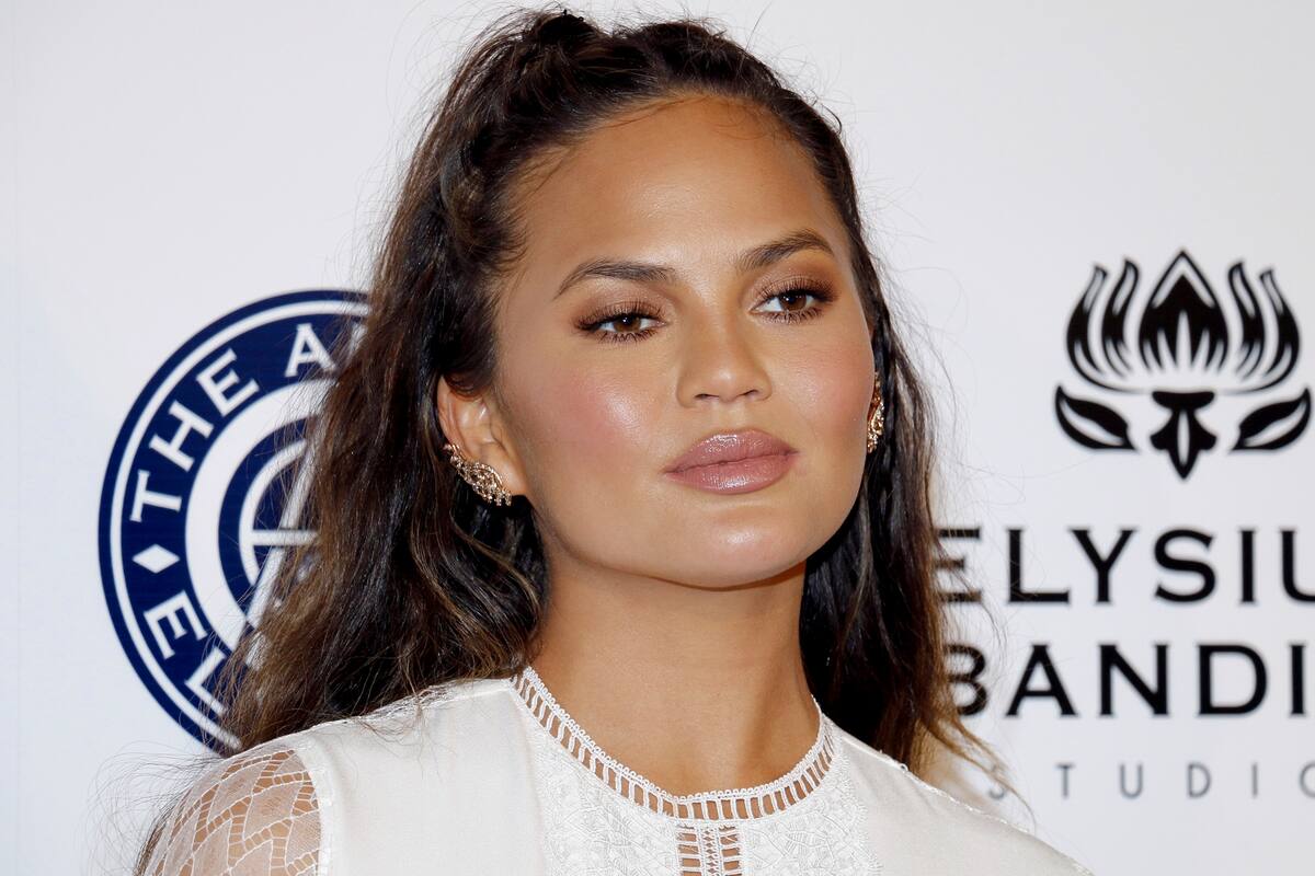 Chrissy Teigen fue hospitalizada por complicaciones en su embarazo