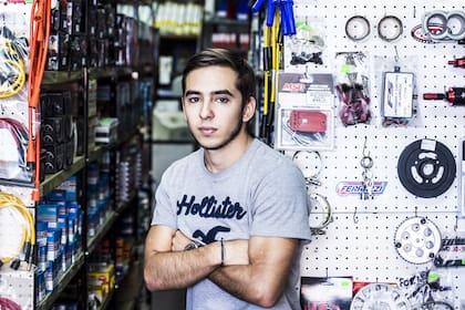 Christian (22) trabaja en FC Competición desde hace 10 años.Producto favorito: carburadores 9.5.