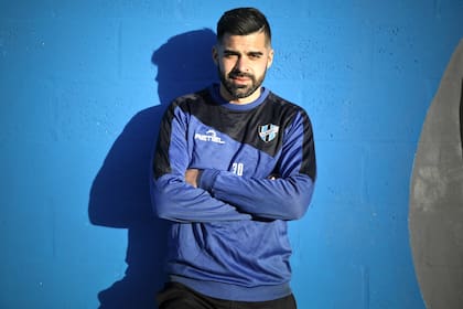 Christian Limousin comenzó su segunda etapa en Almagro con una noche inolvidable: lesionado, atajó dos penales