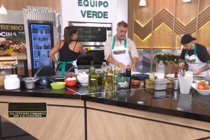 Christian Petersen se puso el delantal por un día y ordenó al equipo verde