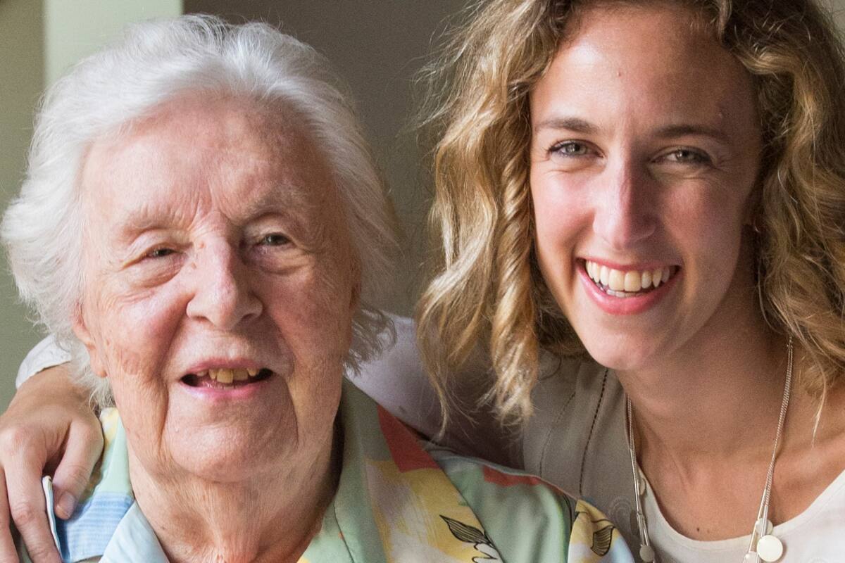 Christiane Dosne de Pasqualini fue la primera mujer que ingresó en la Academia Nacional de Medicina. Su nieta Belén escribió y protagoniza Christiane, un musical sobre su abuela que ya ganó varios premios. Las dos unen para dejar claro que la búsqueda de la felicidad no tiene tiempo ni edad