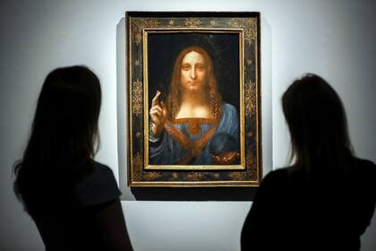 Salvator Mundi fue exhibida en Londres en 2017, antes de ser subastada por Christie's en Nueva York por 450,3 millones de dólares