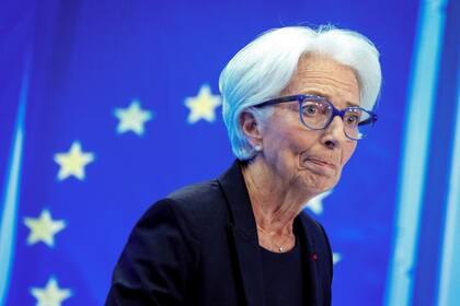 Christine Lagarde, presidenta del Banco Central Europeo, durante una conferencia de prensa en la sede del BCE en Fráncfort, Alemania, el jueves 21 de julio de 2022. (Foto AP/Michael Probst, archivo)