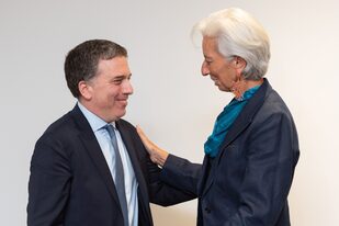 El ahorro del primer bimestre deja al Gobierno más cerca de cumplir con una meta clave con el Fondo Monetario Internacional.