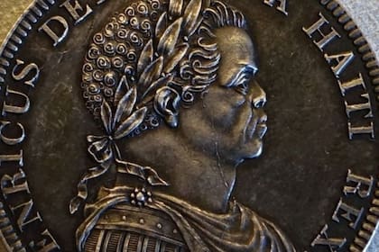 Christophe llegó a imprimir monedas con su rostro como una efigie romana