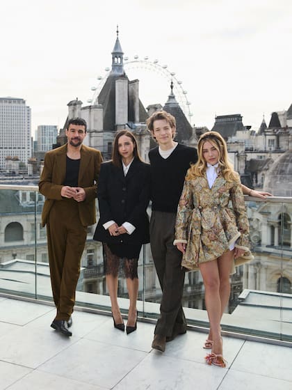Christopher Abbott, Zoe Kazan, Mike Faist y Florence Pugh