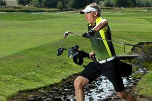 Christopher Smith, dueño de un récord mundial en el speedgolf
