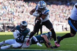 Bryce Young impulsa a los Panthers en una victoria 25-14 sobre unos Eagles diezmados