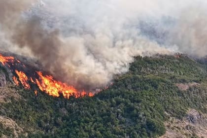 Chubut, Cholila. Incendios forestales en la patagonia.