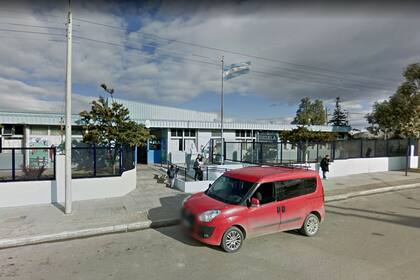 Chubut: un adolescente de 16 años apuñaló a otro joven en el baño de una escuela