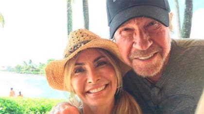 Chuck Norris junto a su esposa, Gena O’Kelley