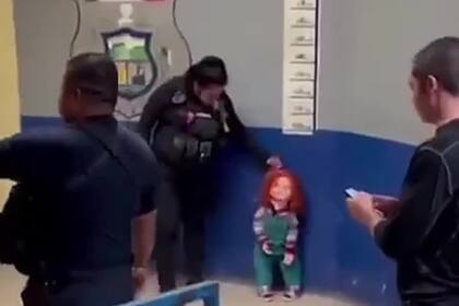 Chucky es detenido en México.