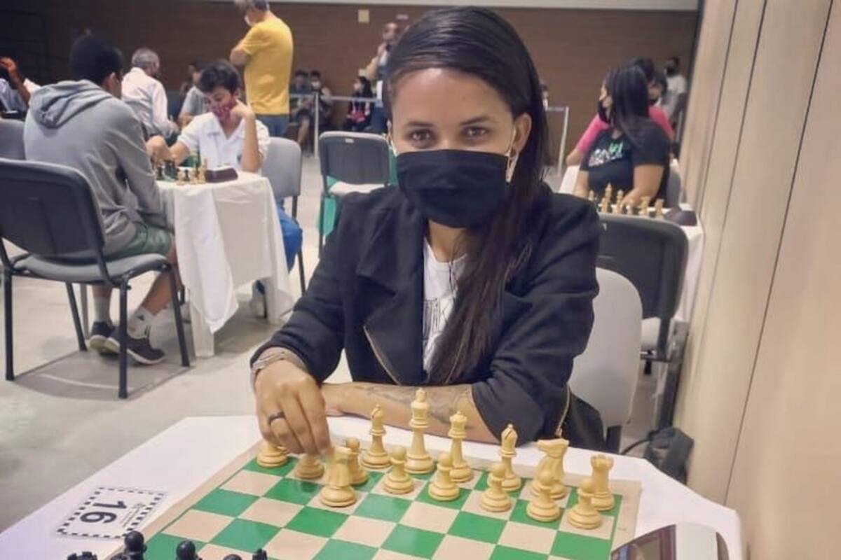 Cibele Florêncio tiene 24 años, es de Rio Grande do Norte; trabajó como empleada doméstica de día y practicaba ajedrez de noche