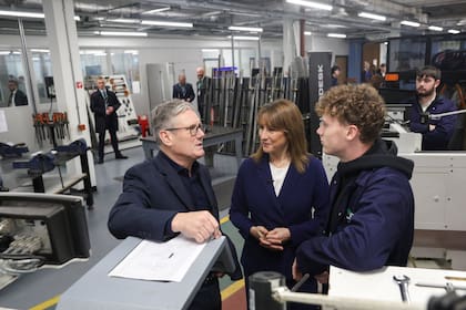 Ciberataque a fabricante de autos afecta el crecimiento económico del Reino Unido